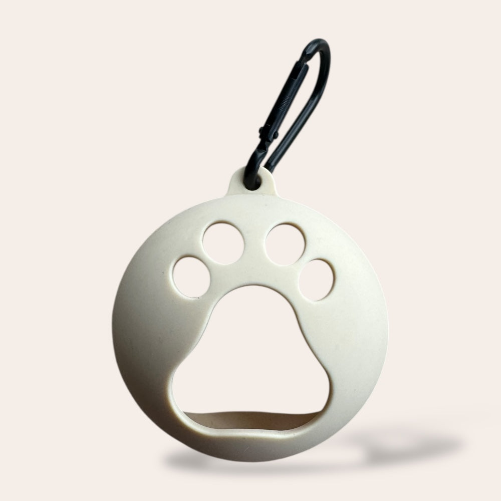 Clip-on tennis ball holder for dogs in beige – kiinnitettävä pallopidike koiralle