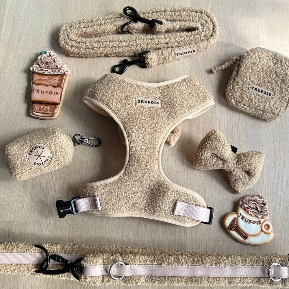 Dog walking essentials set: harness, leash, poop bag holder, belt, snack pouch. Save money! Setti. Koiran valjaat Nalle Trufois Teddy