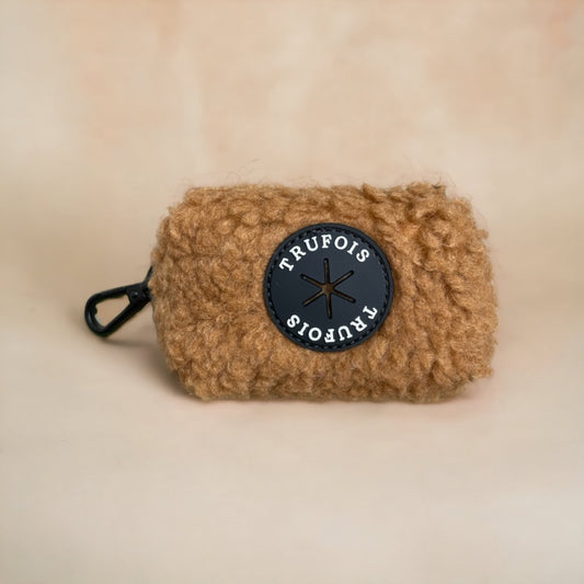 Teddy Poop Bag Holder Dispenser. Brown Chocolate Teddy Soft Fabric. Nallekakkapussinpidike Koirille. Teddy Kakkassikotelo