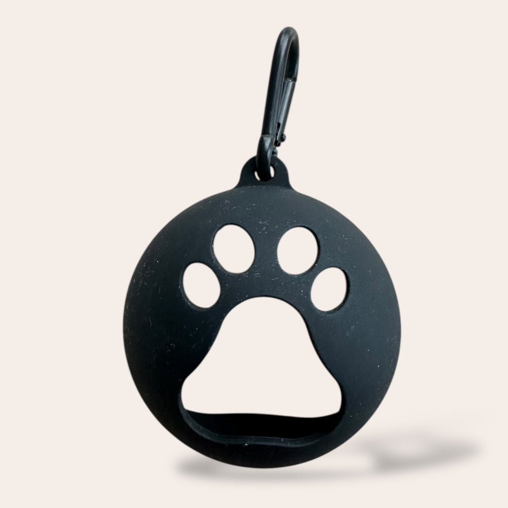 Clip-on tennis ball holder for dogs in black – kiinnitettävä pallopidike koiralle