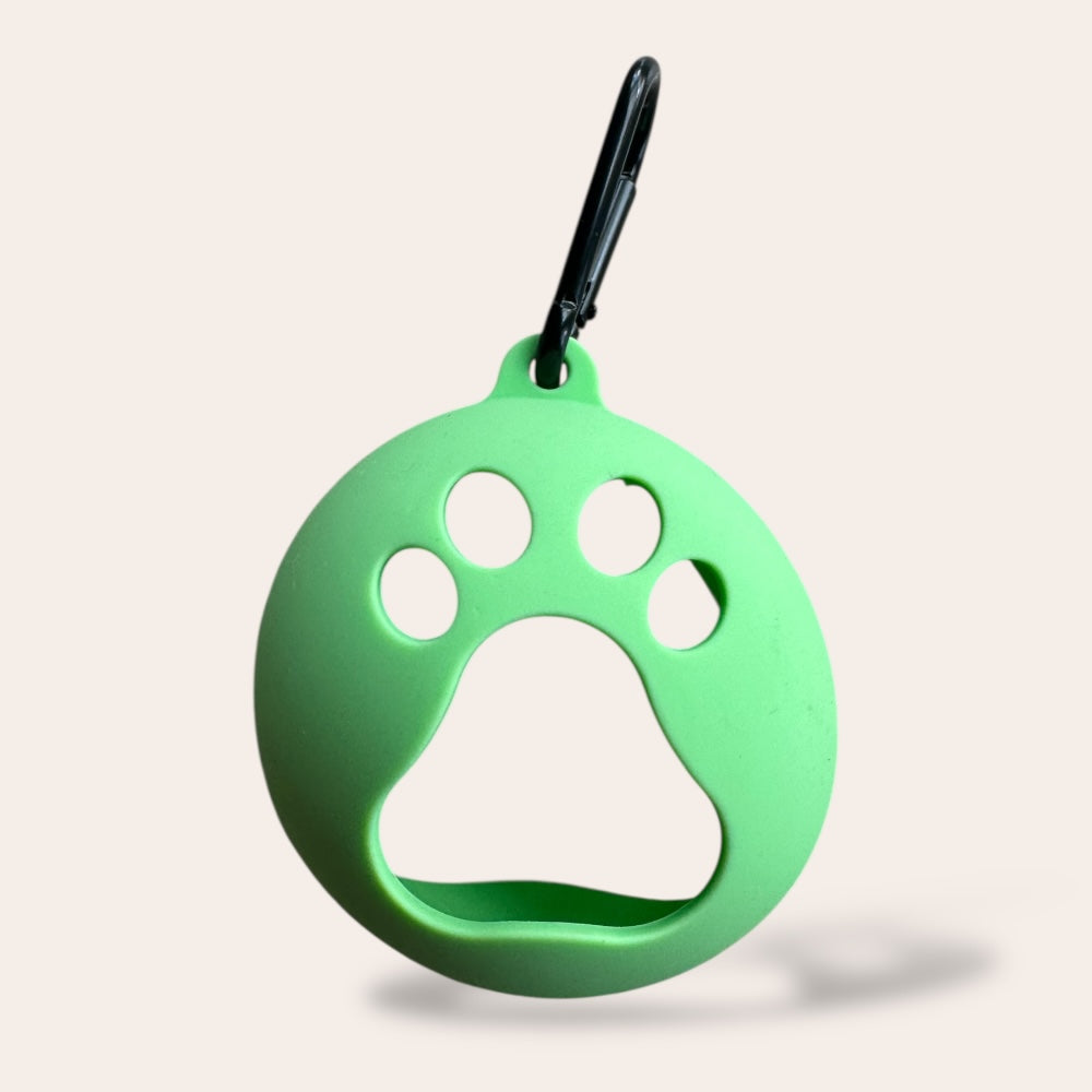 Clip-on tennis ball holder for dogs in green – kiinnitettävä pallopidike koiralle