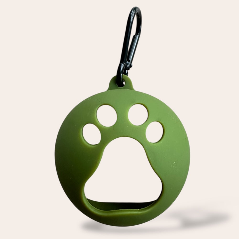 Clip-on tennis ball holder for dogs in green – kiinnitettävä pallopidike koiralle