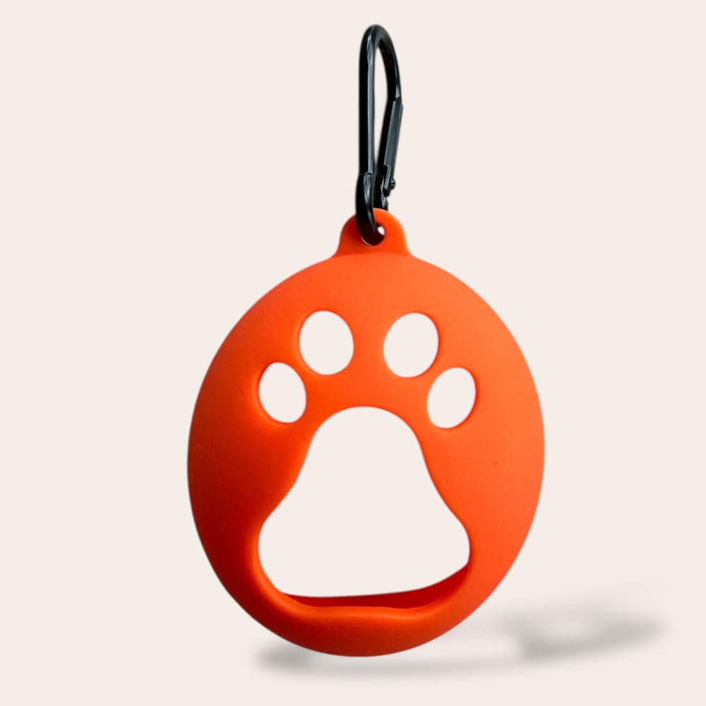 Clip-on tennis ball holder for dogs in orange – kiinnitettävä pallopidike koiralle